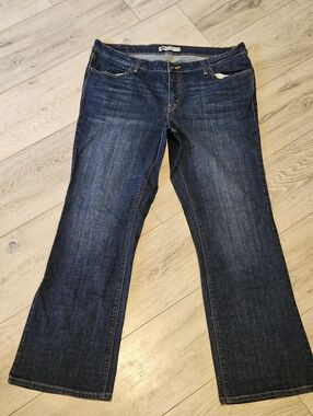 Levi's 590 Bootcut Mid-rise Dark Wash Jeans Women's 16W M (W33 L32)